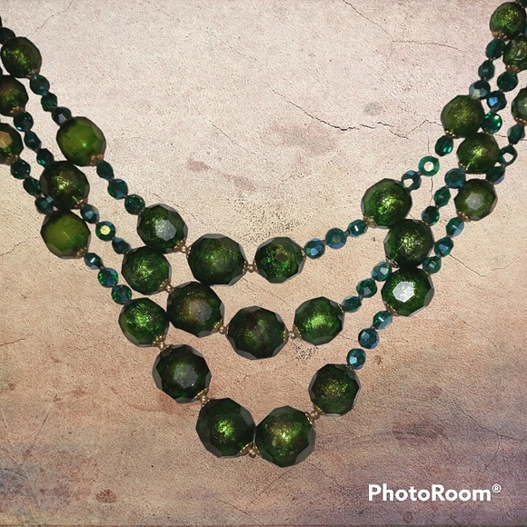 Vintage Mid-Century Beaded Necklace - Picture 3 of 6